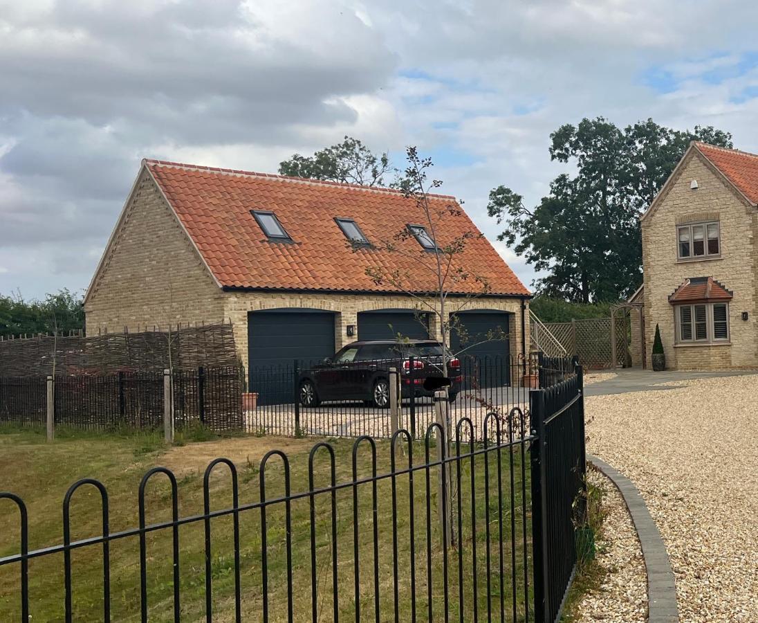 Entire Loft Space In Quiet Village Near Roman City Of Lincoln Exterior photo